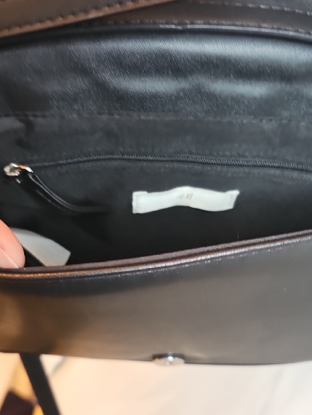 H&M Black Quilted Crossbody Bag - Picture 3 of 4
